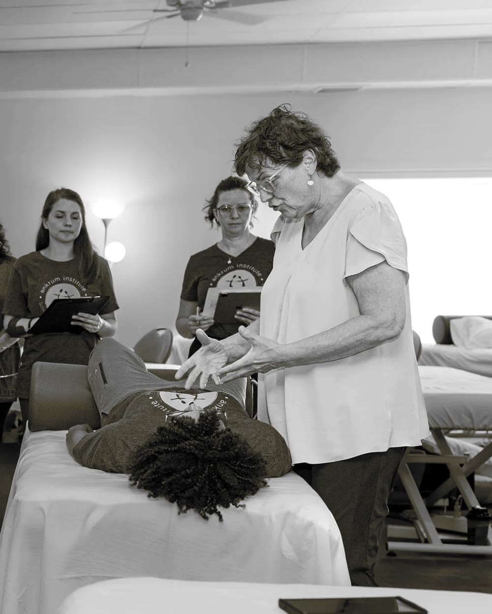 Leigh Ankrum teaching practitioners at the Ankrum Institute